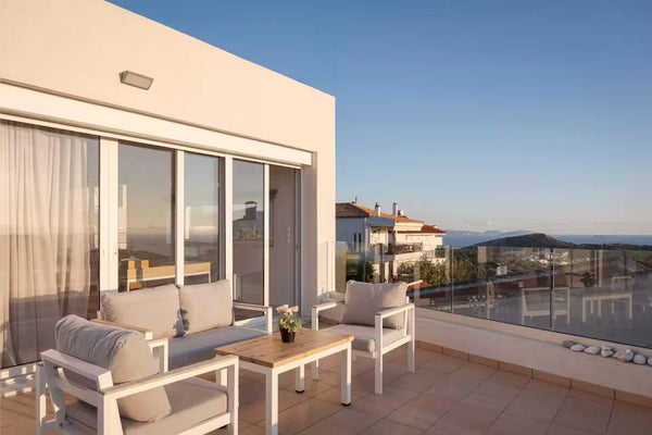 Výhled na moře z terasy pro dva. Pobyt s kurzem pečení od Mari Peče.