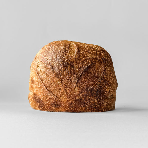 Rozkrojený domácí kvasový chléb ze supersady Mari Peče