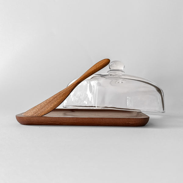 Vintage acacia wood butter dish - a soulful addition to any kitchen