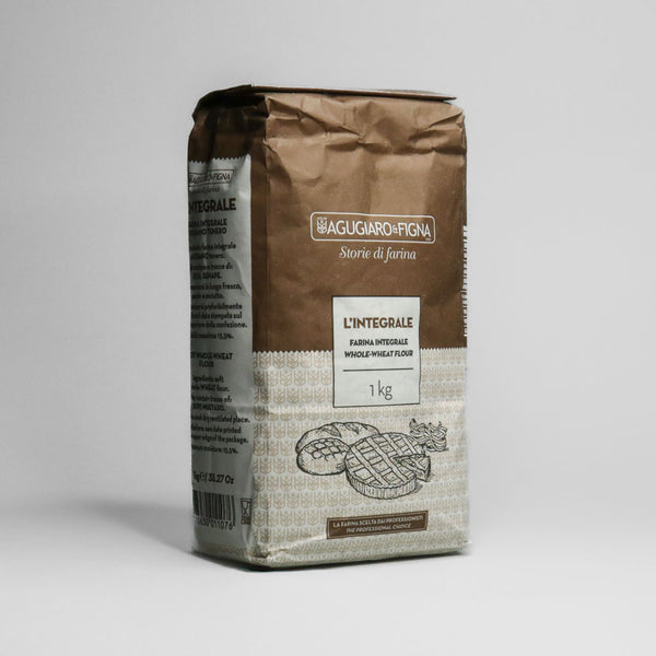 Italská celozrnná mouka na pečení chleba 1 kg L'Integrale slouží na hutnější chleby i poctivé pečivo. Dovezená z Itálie.