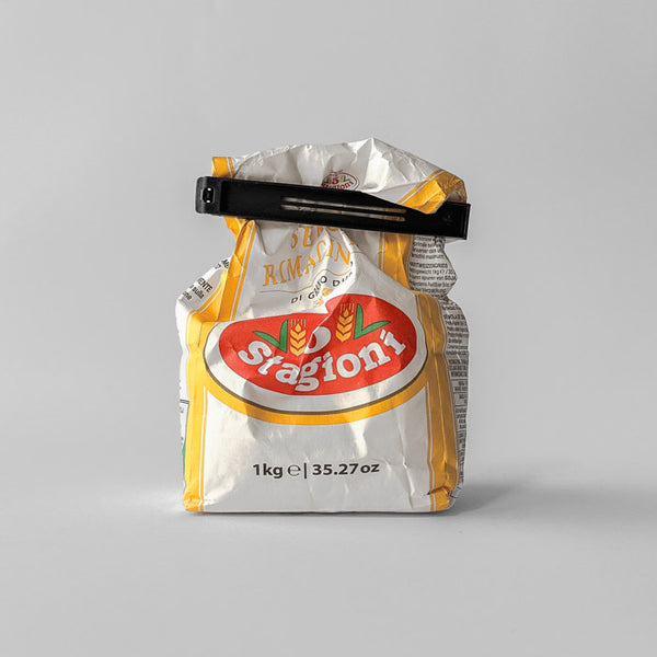 Black plastic clip for freshness-preserving bags