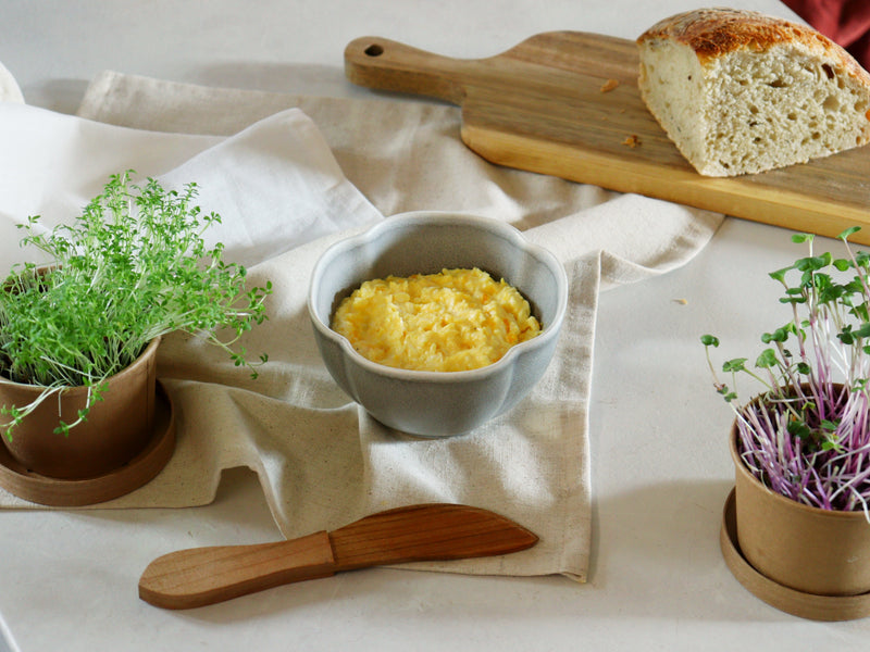 Jak se dělá vajíčková pomazánka a detail na texturu.