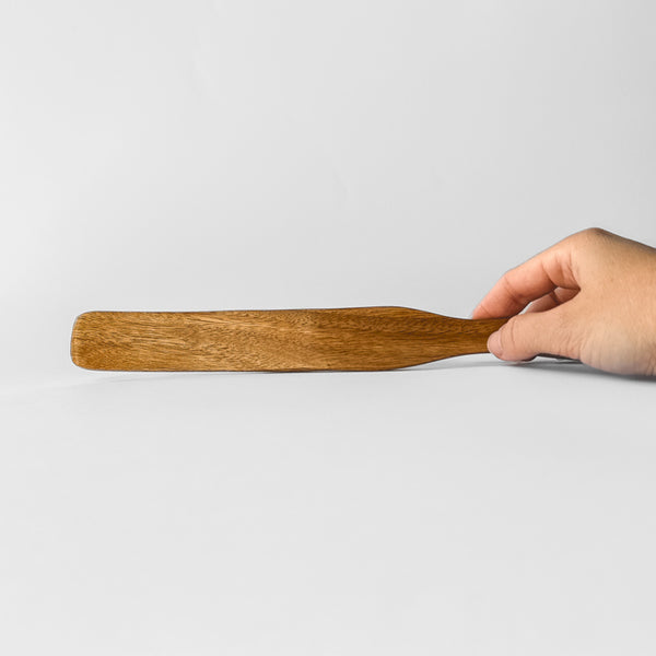 Míchací špachtle z teaku na těsto