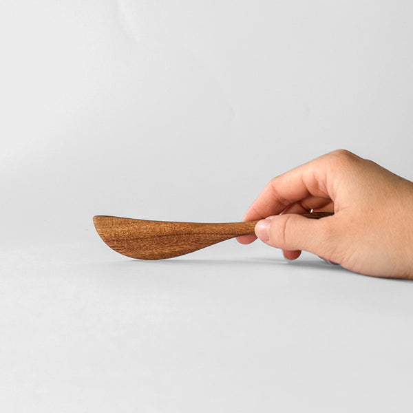 Wooden butter and spread knife