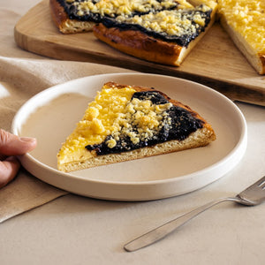 Detail na těsto z receptu na jednoduchý frgál.