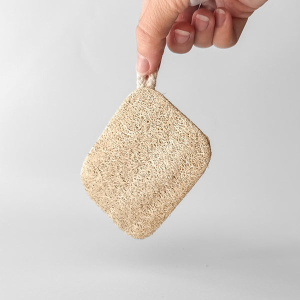Prírodná umývacia hubka z lufy – opakovane použiteľná, s uškom na zavesenie