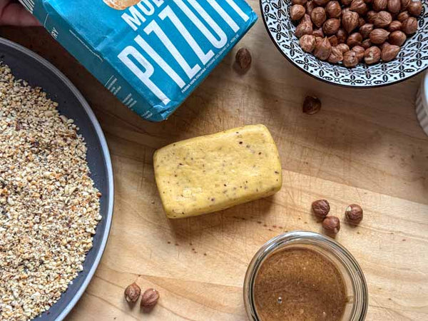 Linecké těsto z lískových ořechů patří mezi nejlepší moderní vánoční cukroví a přesto staví na základu tradic.