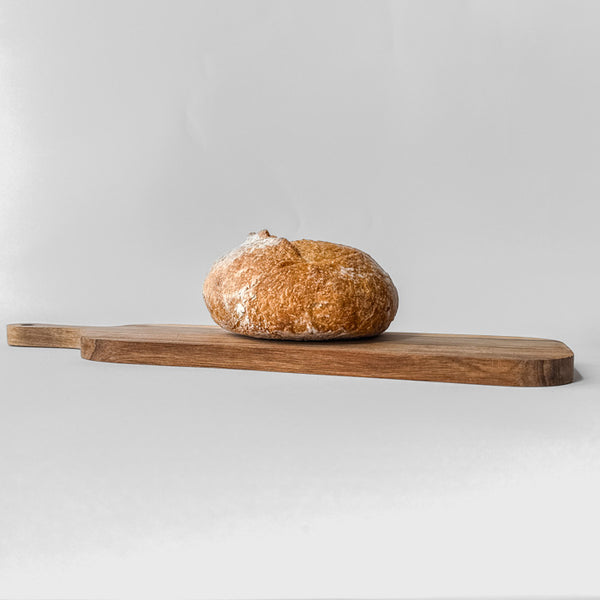 Elegantná oválna servírovacia doska s rukoväťou – orechové drevo, 41 × 12 cm